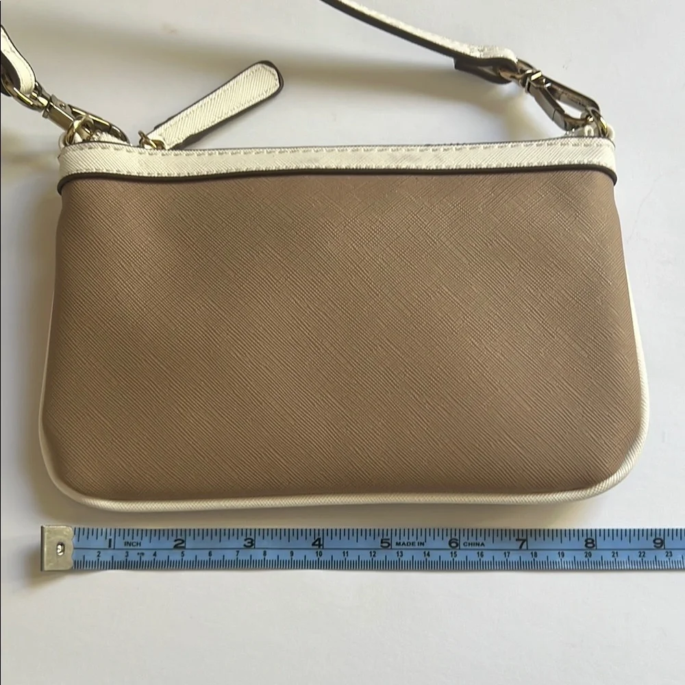 Clarks Brown and White Small Purse‎